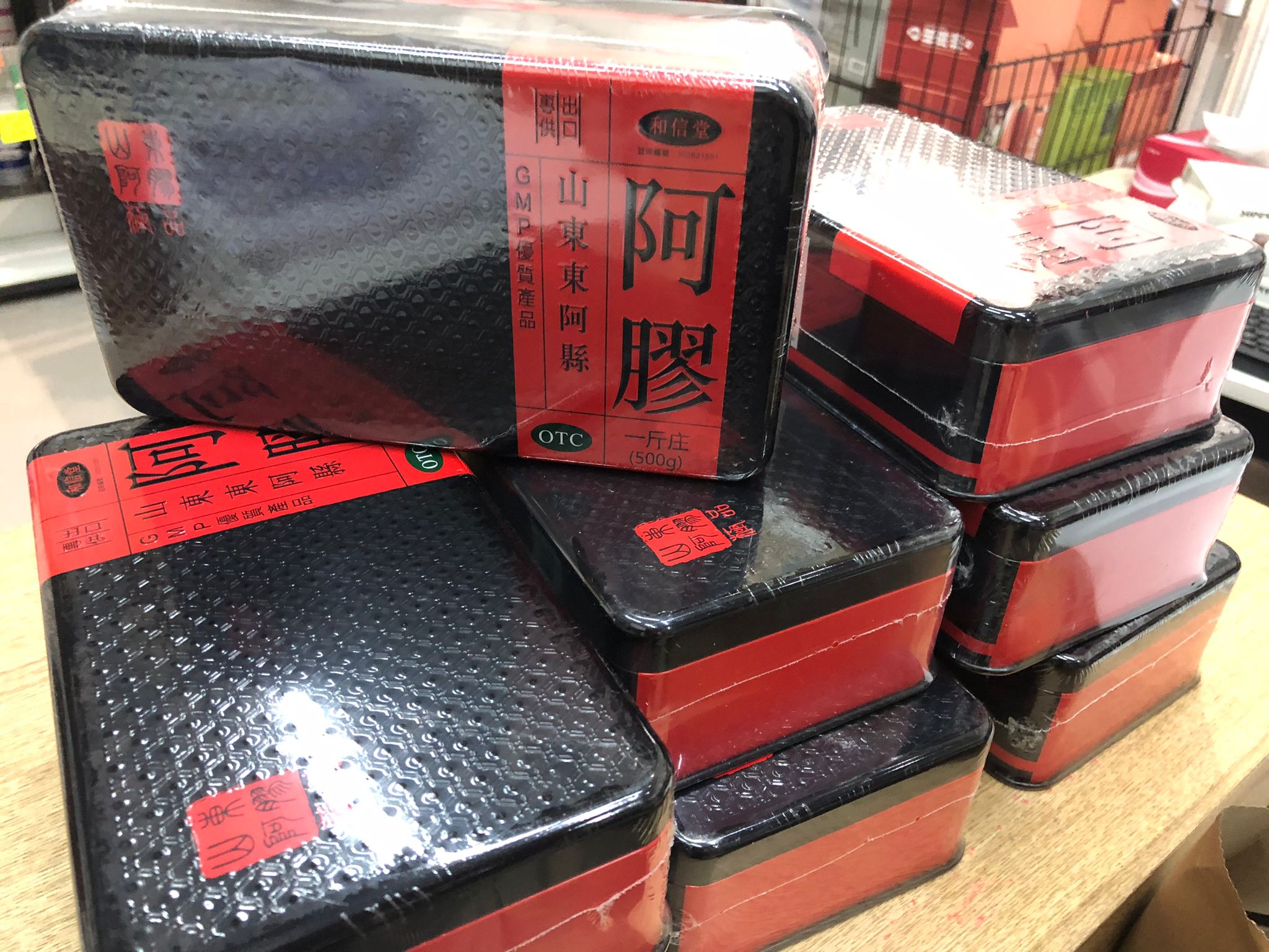 $188盒。2盒起$180盒。香港和信堂山東阿膠500g
