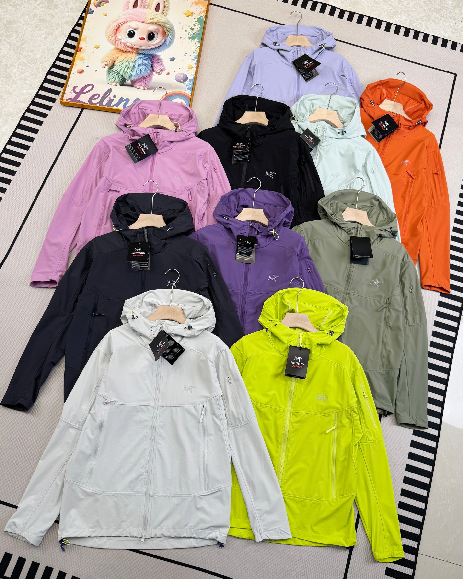 $310件。 A.RC'TERYX（始祖🕊）S quamish Hoody 男女同款輕量連帽防風外套（超輕無感皮膚衫/防曬衣