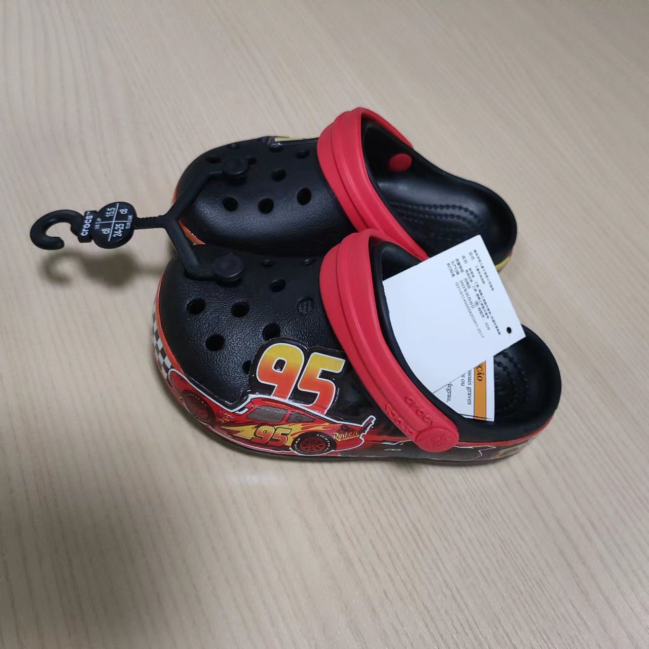 $115對。2對葩$105對。Cross童裝拖鞋