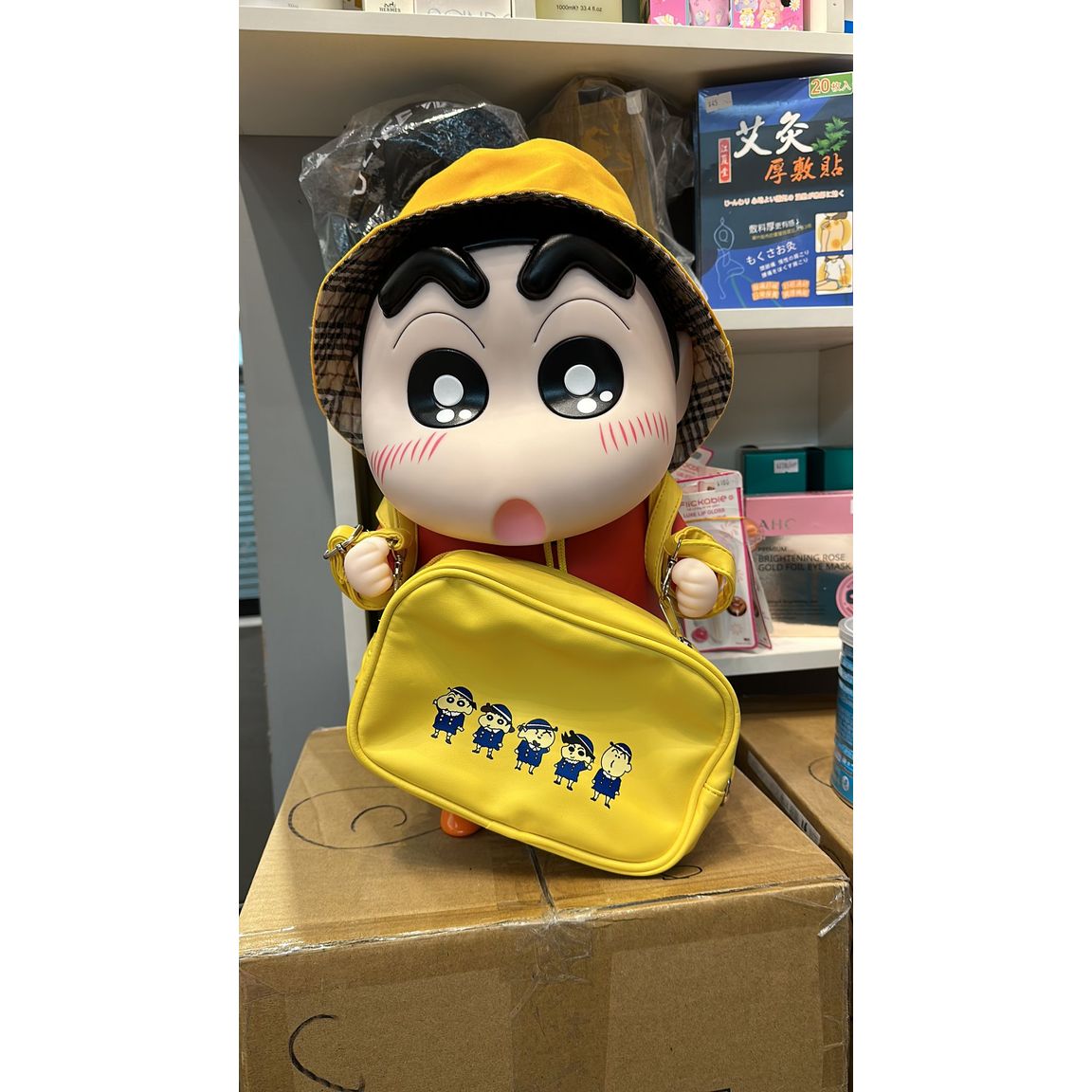 $220單隻公仔。$30帽。$38手袋仔。6款選擇1:1 小新 高約42cm