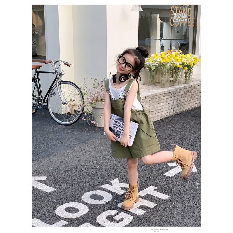 $110件。夏季女童寬鬆吊帶工人款短褲