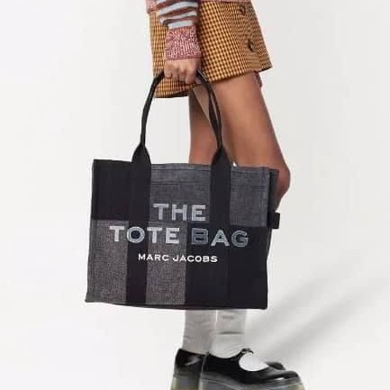 $758(大)。$728(细)。MARC JACOBS the traveler tote bag 帆布 🛍拼牛仔Tote Bag