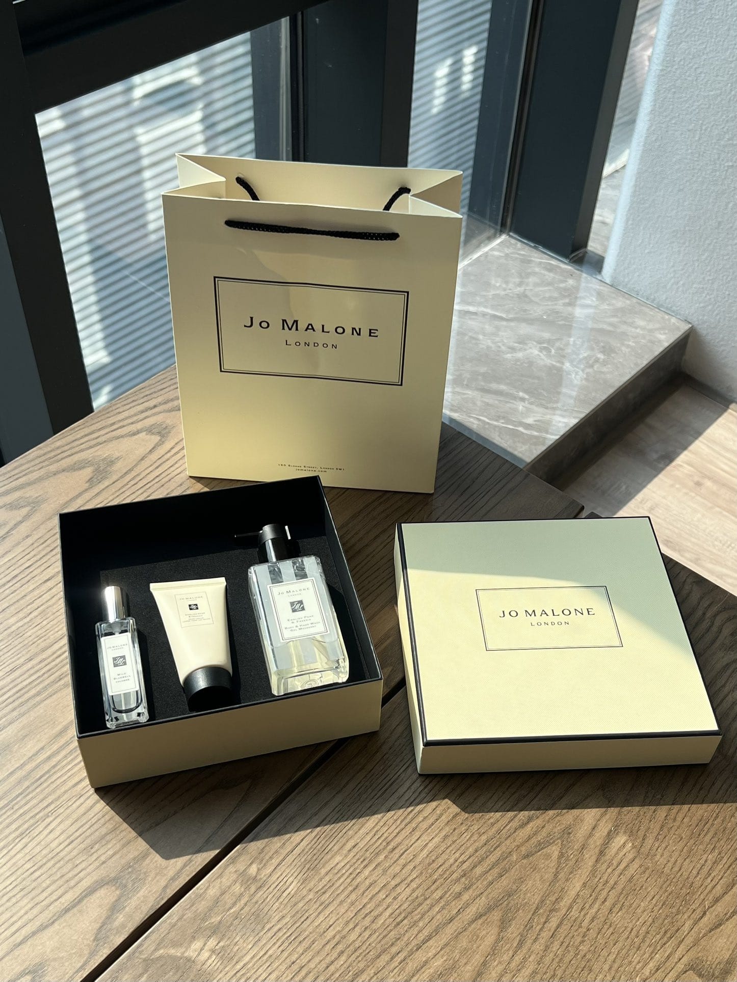 $348套。JO MALONE 英國梨與小蒼蘭洗護系列三件套裝禮盒